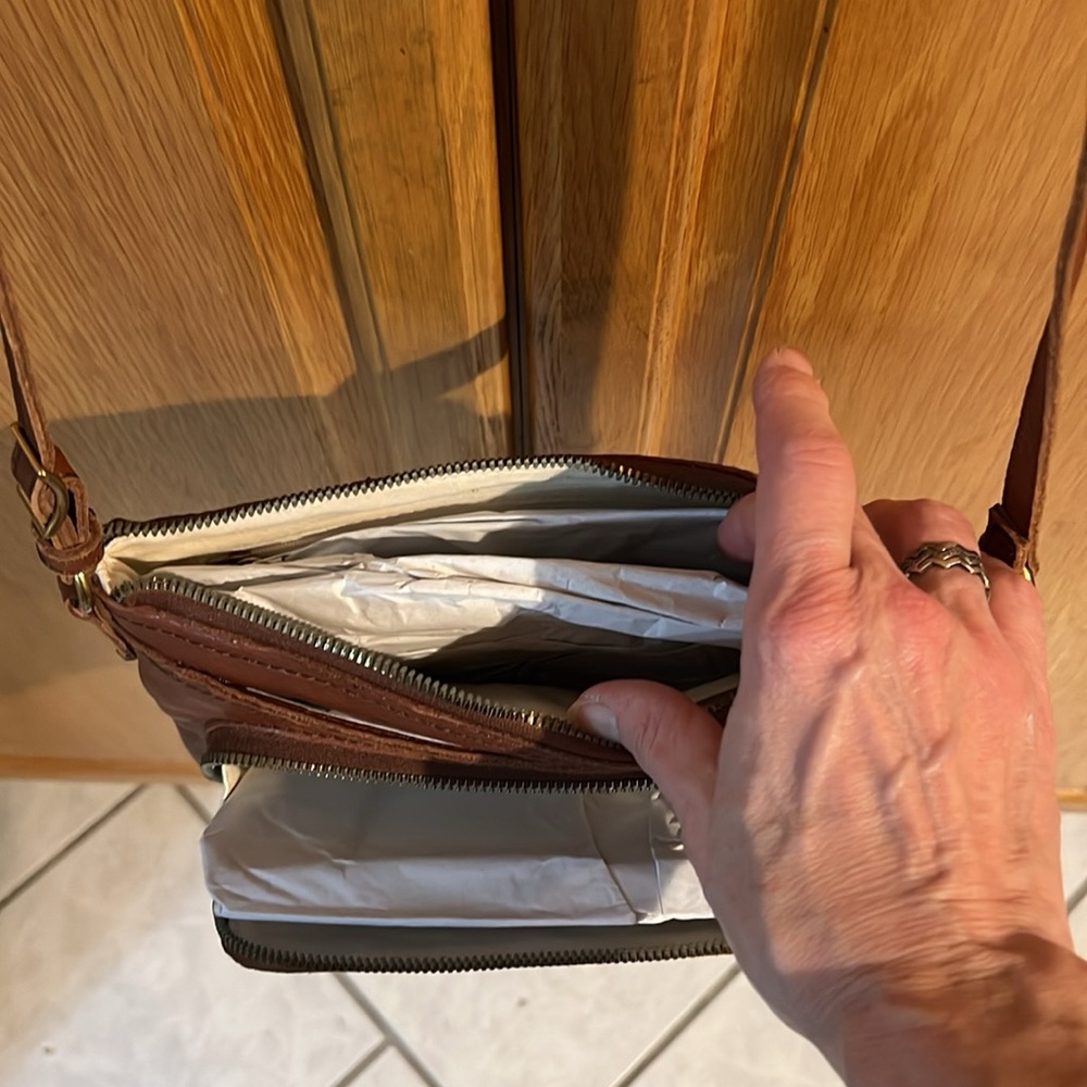 Margot Molly CB Tan Leather Crossbody bag - Picture 6 of 14